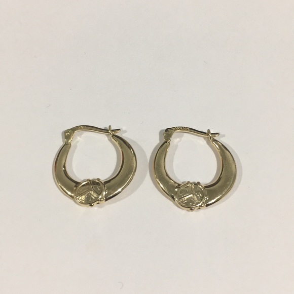 14k Yellow Gold Hoop Earrings With Ladybug 🐞 - Picture 2 of 6